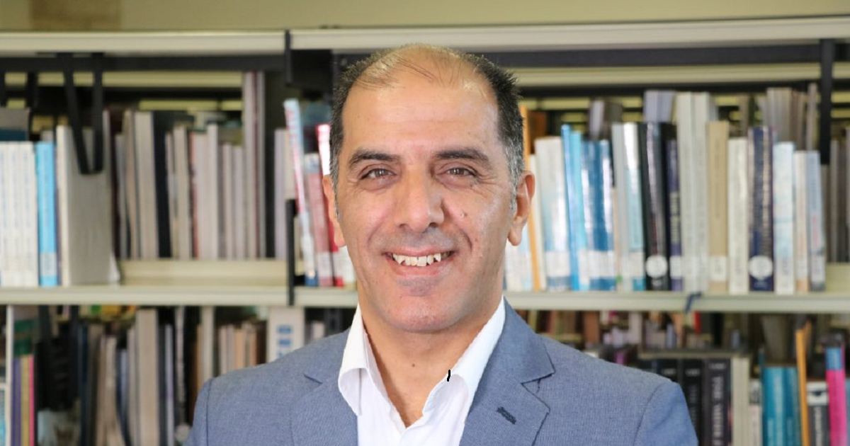 الكتابة بين الجثث ... قبلة على جبين غزة غزة